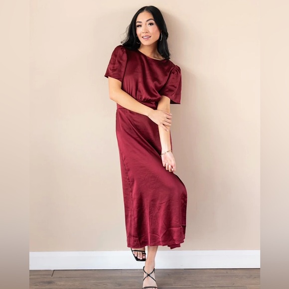 NWT Eve Satin Sheath Dress in Burgundy - Picture 4 of 8